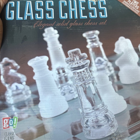 Glass Chess set - Picture 2 of 2